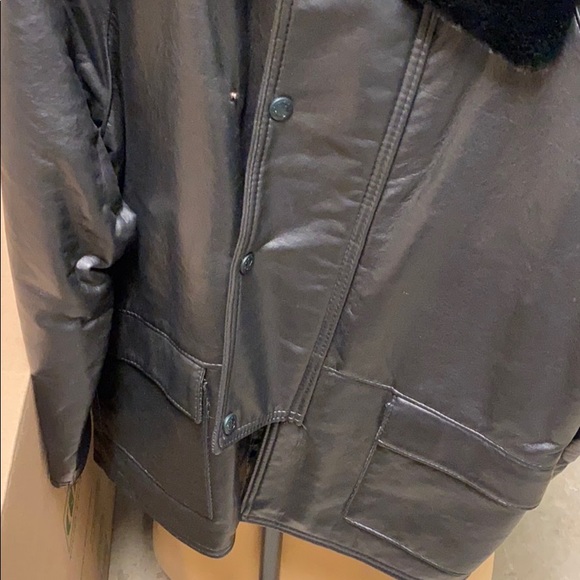 leather jacket - Picture 2 of 3